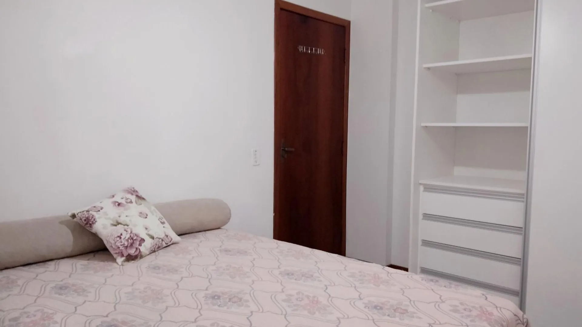 شقة Apartamento Confortavel Em Meia Praia ايتابيما